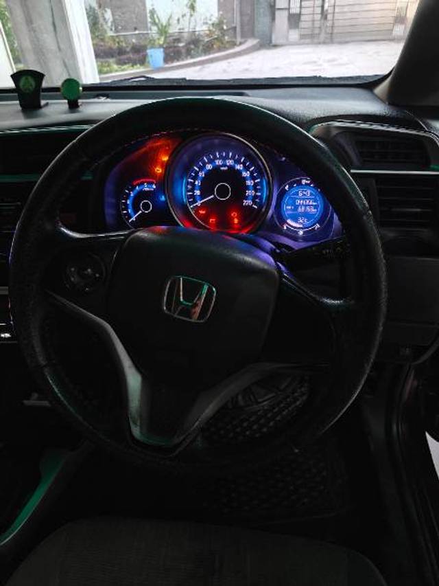 https://images10.gaadi.com/usedgaadi-sellcar/UsedCar/d55f4d1ca/f7ea59e0-772d-409f-b16e-acadeb28d240.jpg?imwidth=6402