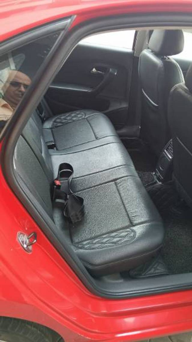 https://images10.gaadi.com/usedgaadi-sellcar/UsedCar/d560e8c9a/76ff688d-3447-495f-9d70-7f0cf5a9c8cb.jpg?imwidth=6402
