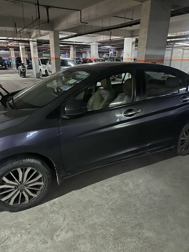 https://images10.gaadi.com/usedgaadi-sellcar/UsedCar/d5614061a/06c3944f-3cfe-4da5-813c-0df043a2401a.jpeg?imwidth=6400