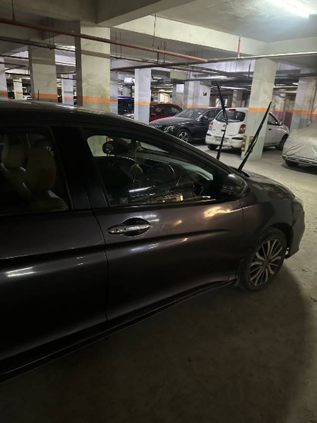 https://images10.gaadi.com/usedgaadi-sellcar/UsedCar/d5614061a/b066627d-ebc8-4558-b81f-26af8b08cd2c.jpeg?imwidth=6402