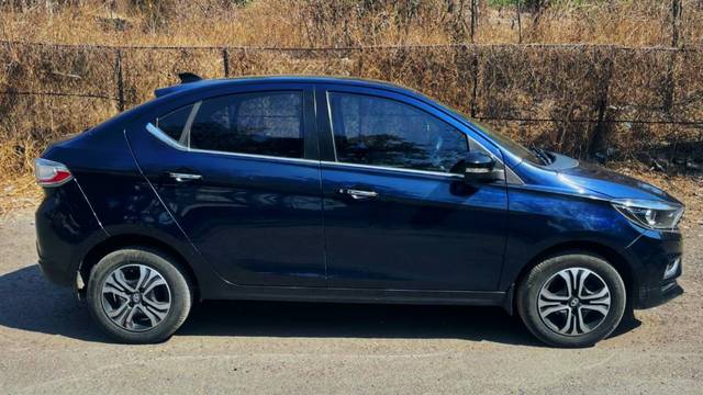 https://images10.gaadi.com/usedgaadi-sellcar/UsedCar/d5616632a/705db87e-26cf-42d8-907e-362951b7d8a8.jpg?imwidth=6401