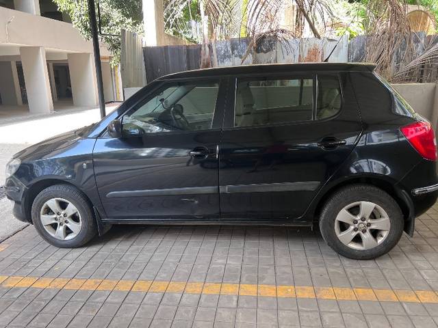 https://images10.gaadi.com/usedgaadi-sellcar/UsedCar/d56205c1a/68a921f0-e8bc-4e46-8dd1-90784162aa22.jpeg?imwidth=6402