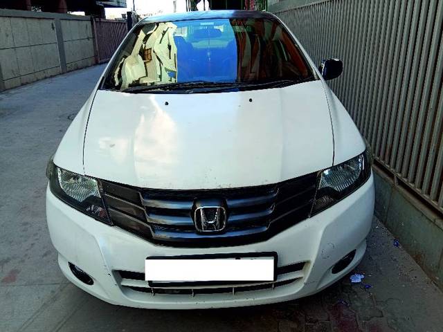 https://images10.gaadi.com/usedgaadi-sellcar/UsedCar/d5622e8ea/18b15be8-0ae5-4da9-9d98-64f231e84633.jpg?imwidth=6400
