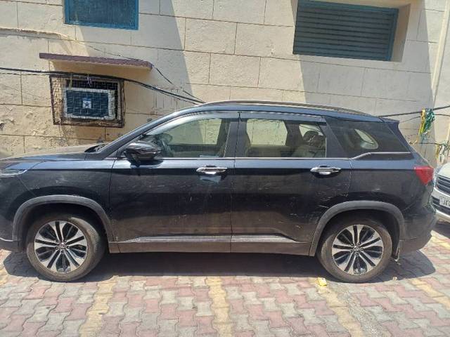https://images10.gaadi.com/usedgaadi-sellcar/UsedCar/d5646534a/c941a6d8-c665-4829-8b86-ef0719e16e25.jpg?imwidth=6401