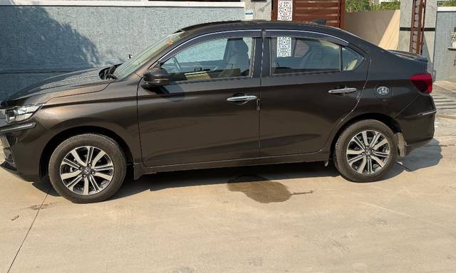 https://images10.gaadi.com/usedgaadi-sellcar/UsedCar/d5668203a/101e3bd7-e75b-4c83-819f-80aa9e9792e3.jpeg?imwidth=6402