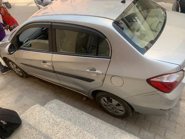 https://images10.gaadi.com/usedgaadi-sellcar/UsedCar/d56766a1a/3760db8c-a80e-4c6c-9ed2-c951d93c95df.jpeg?imwidth=6401