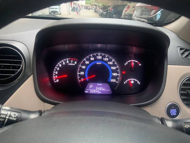 https://images10.gaadi.com/usedgaadi-sellcar/UsedCar/d5679b32a/c07b7ddd-ca85-4c5e-abab-626f5404d53b.jpeg?imwidth=6402