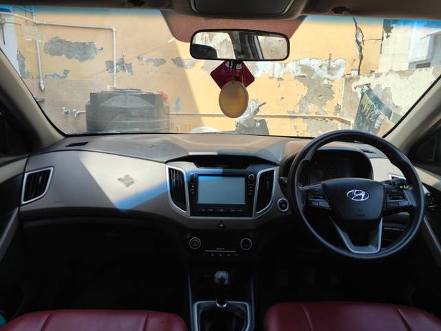 https://images10.gaadi.com/usedgaadi-sellcar/UsedCar/d56ad416a/8b21825c-7344-430a-8877-50814fea8ad4.jpeg?imwidth=6402