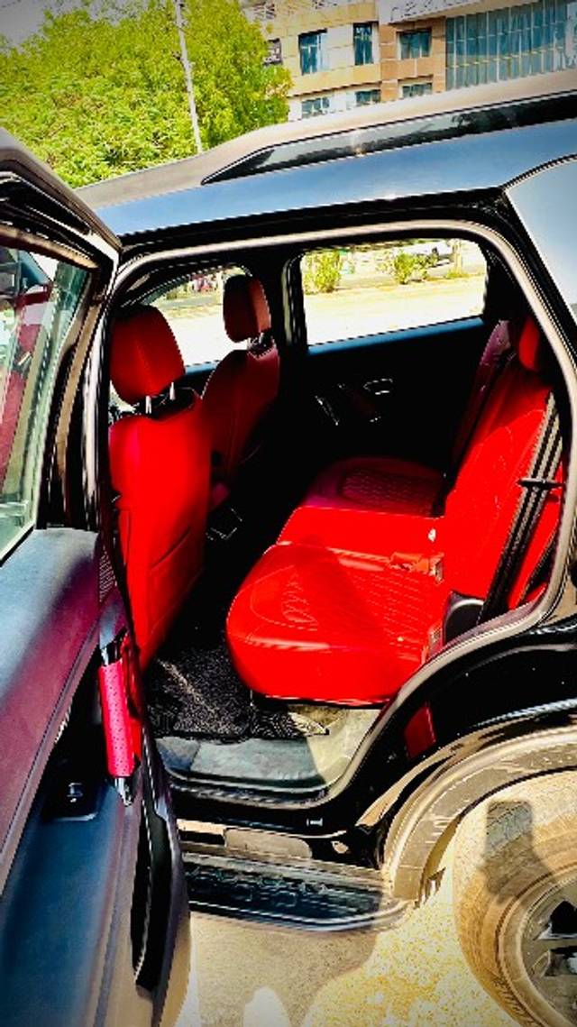 https://images10.gaadi.com/usedgaadi-sellcar/UsedCar/d56b1b39a/66dcef7c-bd49-4824-95a5-1dac4775dea7.jpeg?imwidth=6401