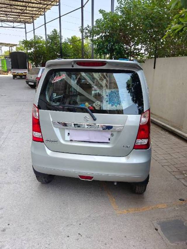https://images10.gaadi.com/usedgaadi-sellcar/UsedCar/d56b461aa/42803956-2f85-4546-badc-c40992002ad2.jpg?imwidth=6401