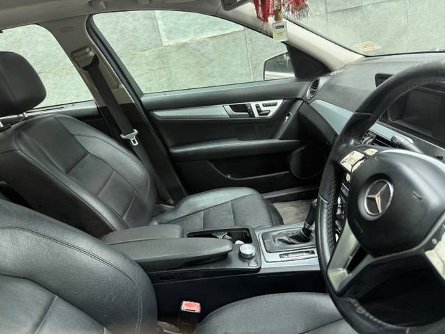 https://images10.gaadi.com/usedgaadi-sellcar/UsedCar/d56c57dba/3250cf2e-fe8e-4d10-b287-3009407d2ce5.jpeg?imwidth=6402