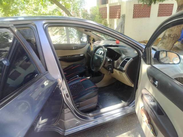https://images10.gaadi.com/usedgaadi-sellcar/UsedCar/d56d71b0a/43f83cc8-24b6-441e-9472-0c272f2122a0.jpg?imwidth=6401