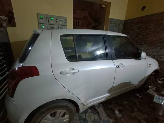 https://images10.gaadi.com/usedgaadi-sellcar/UsedCar/d56db766a/438dbe9b-c9fa-4b79-9bb3-773cf669cf78.jpeg?imwidth=6400