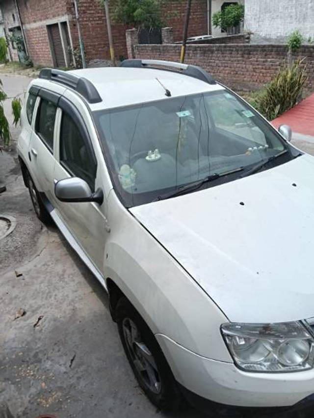 https://images10.gaadi.com/usedgaadi-sellcar/UsedCar/d572a120a/eb0d77f9-abdc-4c7a-9001-08d9181c8bc4.jpg?imwidth=6402