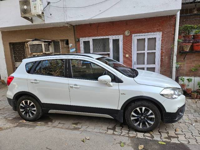 https://images10.gaadi.com/usedgaadi-sellcar/UsedCar/d5745a43a/a87e1688-255b-4707-93d1-93dbe224ae0a.jpg?imwidth=6400