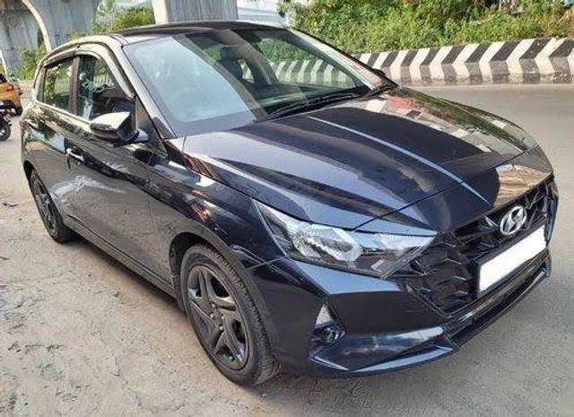 https://images10.gaadi.com/usedgaadi-sellcar/UsedCar/d577efa5a/a14d4f89-736d-45c1-9d71-4c73febdb313.jpeg?imwidth=6400