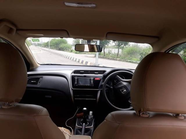 https://images10.gaadi.com/usedgaadi-sellcar/UsedCar/d578f795a/71e7b4c5-baf2-433f-8493-befed827f763.jpeg?imwidth=6402