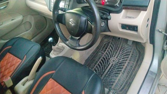 https://images10.gaadi.com/usedgaadi-sellcar/UsedCar/d579000aa/c793e768-1497-4879-a896-9eb4f7c2cdc1.jpg?imwidth=6402