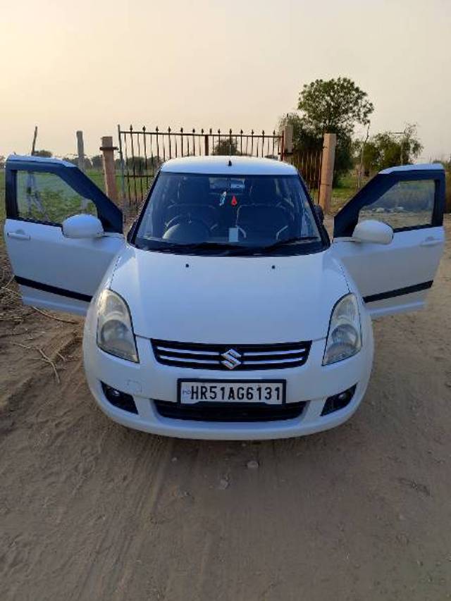 https://images10.gaadi.com/usedgaadi-sellcar/UsedCar/d5793777a/09bb1407-8724-4e74-8157-c61bf6177035.jpg?imwidth=6401