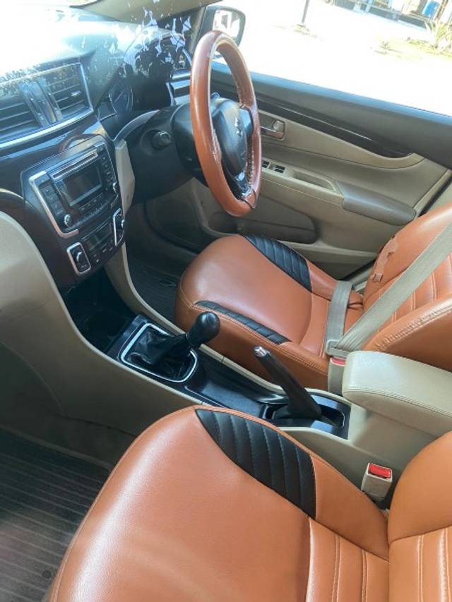 https://images10.gaadi.com/usedgaadi-sellcar/UsedCar/d57a6213a/195e6d9c-e9b4-4974-8cfc-a8aa7213c200.jpeg?imwidth=6401