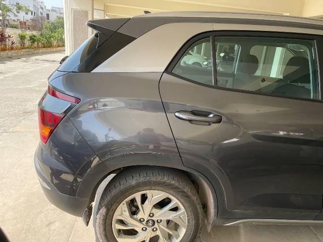 https://images10.gaadi.com/usedgaadi-sellcar/UsedCar/d57b574aa/baddbfaa-dfca-4c30-8996-3be7f76f4c4d.jpeg?imwidth=6402