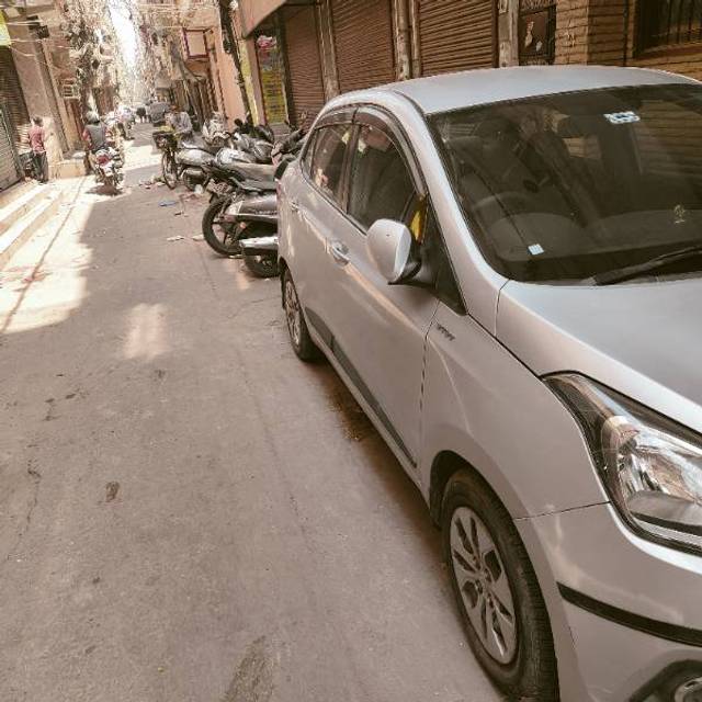 https://images10.gaadi.com/usedgaadi-sellcar/UsedCar/d57d1144a/cec22473-2ea7-4ebd-ab33-a3df26a833b3.jpg?imwidth=6400