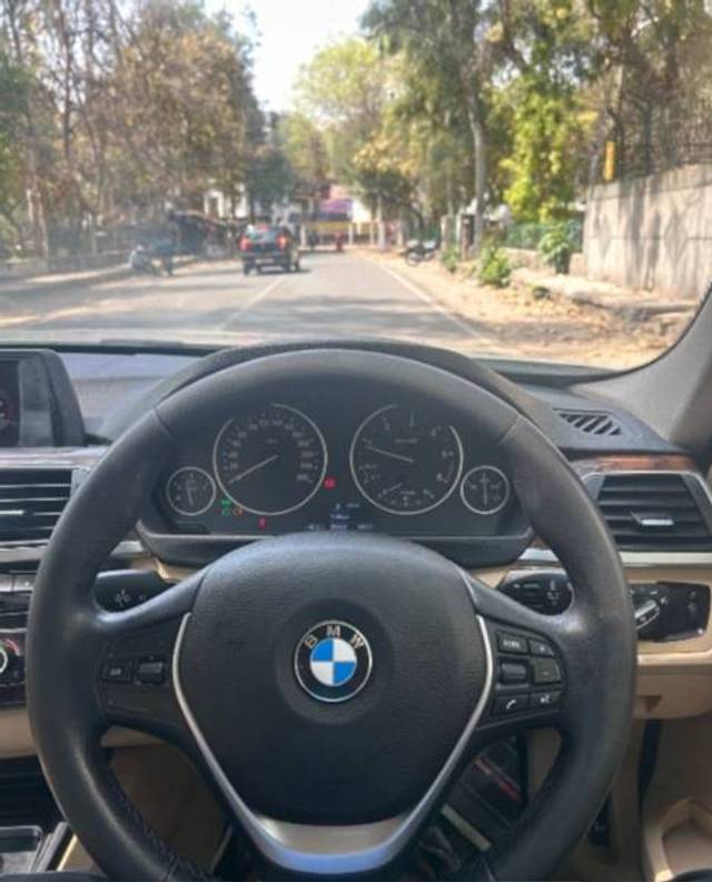 https://images10.gaadi.com/usedgaadi-sellcar/UsedCar/d57d280aa/274c43ca-302e-4fc3-a6a2-e630512c088c.jpg?imwidth=6402