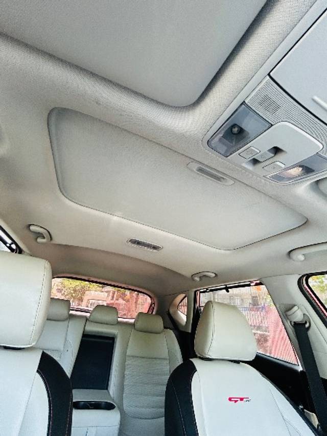 https://images10.gaadi.com/usedgaadi-sellcar/UsedCar/d57f0cf5a/8ee131d3-dd56-4b79-a5b3-edc2c1fcb6bd.jpeg?imwidth=6401
