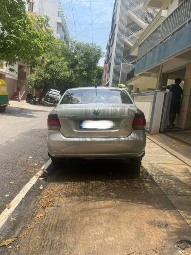 https://images10.gaadi.com/usedgaadi-sellcar/UsedCar/d57f2920a/ed759827-71b5-4e7c-905c-0838bfdfc080.jpg?imwidth=6402