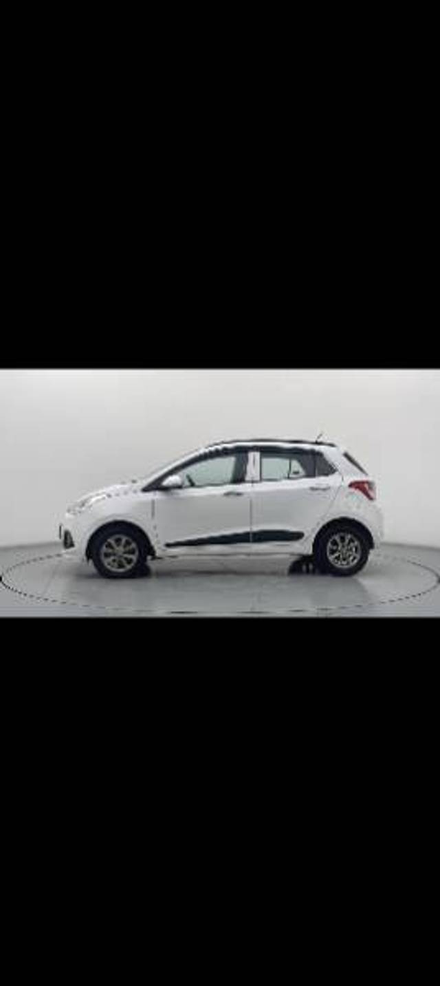 https://images10.gaadi.com/usedgaadi-sellcar/UsedCar/d5810b0ba/17cfa816-7c66-4fa4-af56-3afd9c3ee8c5.jpg?imwidth=6400