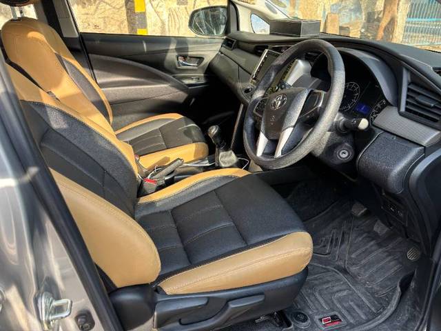 https://images10.gaadi.com/usedgaadi-sellcar/UsedCar/d58216e1a/e3e26fa5-bf65-41d7-a759-7d57ff4ba95d.jpg?imwidth=6402