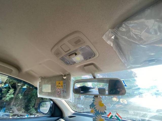 https://images10.gaadi.com/usedgaadi-sellcar/UsedCar/d582e052a/36fc039b-8eb9-4606-bc43-2811d8aeaa97.jpg?imwidth=6402