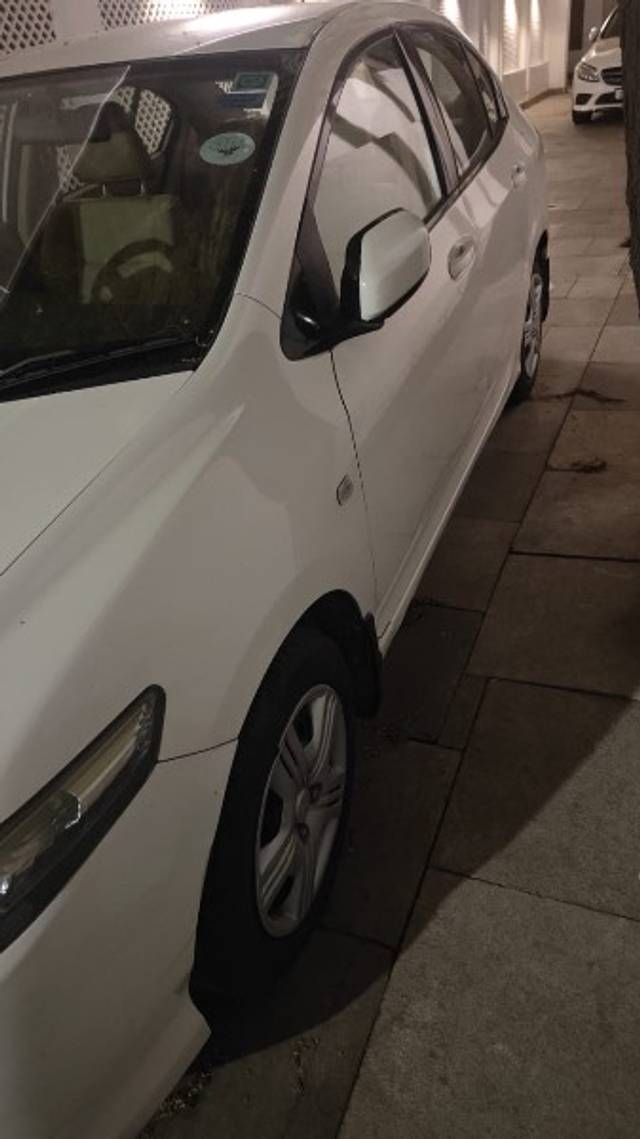 https://images10.gaadi.com/usedgaadi-sellcar/UsedCar/d58402d1a/0e512e5b-d004-47ca-9a73-920064f41c38.jpeg?imwidth=6400