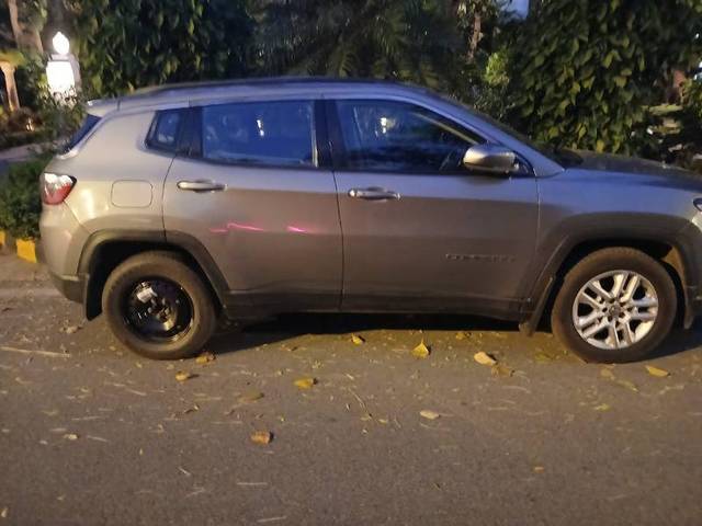 https://images10.gaadi.com/usedgaadi-sellcar/UsedCar/d584cbb4a/0a448c0c-9719-4556-915c-9d99fe574e94.jpeg?imwidth=6401