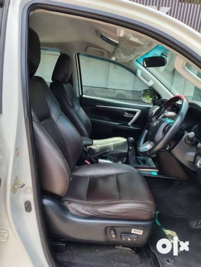 https://images10.gaadi.com/usedgaadi-sellcar/UsedCar/d585712da/75e5301c-addc-4852-a204-a208b9531981.jpeg?imwidth=6400