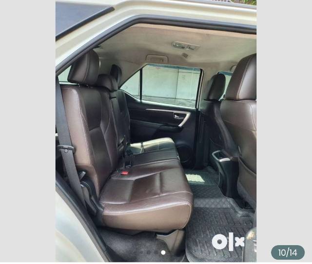 https://images10.gaadi.com/usedgaadi-sellcar/UsedCar/d585712da/d566e544-3d0f-463e-8650-d85f7555d7f1.jpeg?imwidth=6402