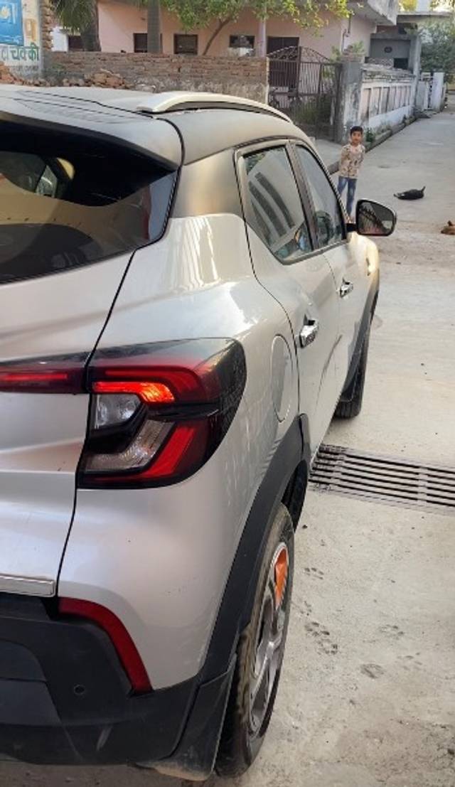 https://images10.gaadi.com/usedgaadi-sellcar/UsedCar/d5871d2da/04e00bb2-f2dc-43f2-b51d-50fe0b444de3.jpeg?imwidth=6402