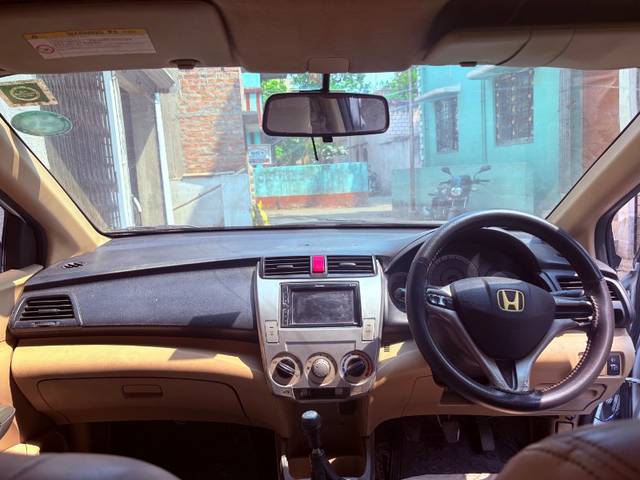 https://images10.gaadi.com/usedgaadi-sellcar/UsedCar/d5898294a/57ed8263-140e-47a4-b5c7-3dc65233d3c7.jpeg?imwidth=6402