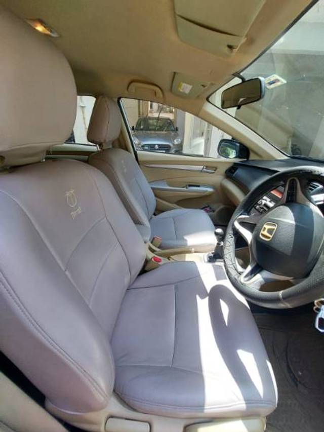 https://images10.gaadi.com/usedgaadi-sellcar/UsedCar/d58af6d7a/3252b5f6-23fc-48f3-ad21-588dfe6f8d07.jpg?imwidth=6402