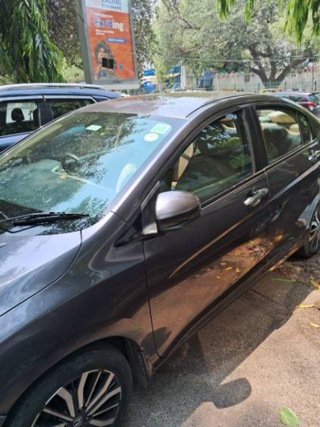 https://images10.gaadi.com/usedgaadi-sellcar/UsedCar/d58b7442a/02ca1c56-e32b-48b5-9e61-621be9d9676a.jpeg?imwidth=6401