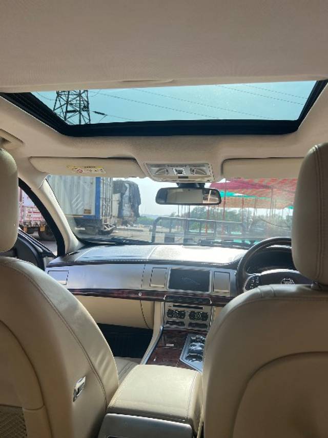 https://images10.gaadi.com/usedgaadi-sellcar/UsedCar/d58ce776a/1f7faea6-bc36-475e-92fc-17fa309946e6.jpeg?imwidth=6402