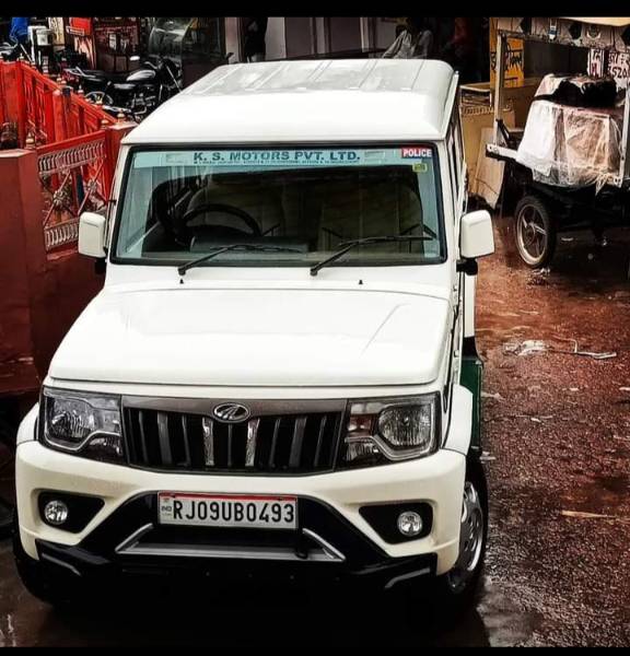 bolero slx top model on road price