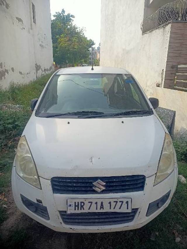 https://images10.gaadi.com/usedgaadi-sellcar/UsedCar/d59011d7a/8a308369-6c97-43ec-aaec-778ca49079a6.jpg?imwidth=6400