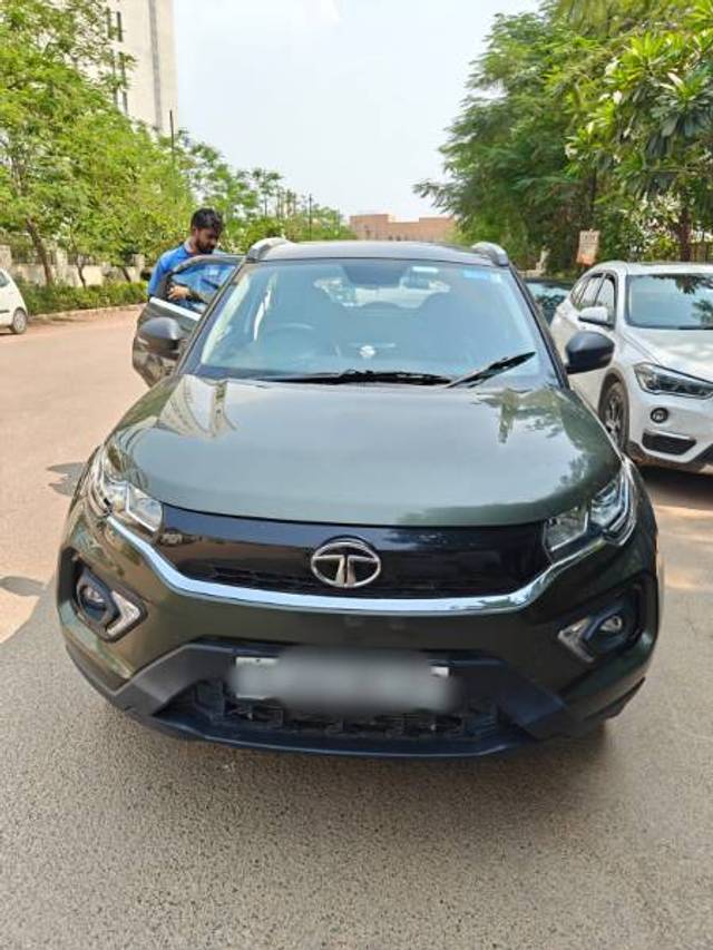 https://images10.gaadi.com/usedgaadi-sellcar/UsedCar/d592dd89a/04466d7c-563d-4709-9805-19931ebc0fb5.jpg?imwidth=6400