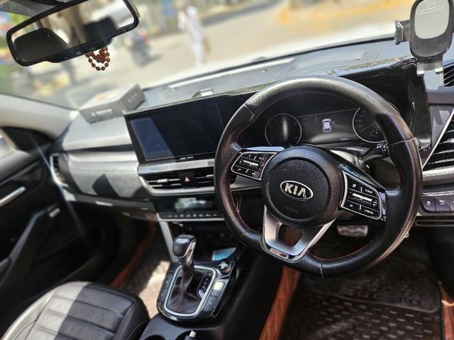https://images10.gaadi.com/usedgaadi-sellcar/UsedCar/d592ea21a/e05d691f-0f97-4311-81b6-a6311a6deeaf.jpeg?imwidth=6402