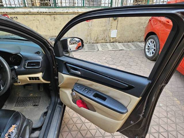 https://images10.gaadi.com/usedgaadi-sellcar/UsedCar/d5938e83a/95b7028f-8578-40c0-8f6d-8d4ef7f34cf3.jpg?imwidth=6402