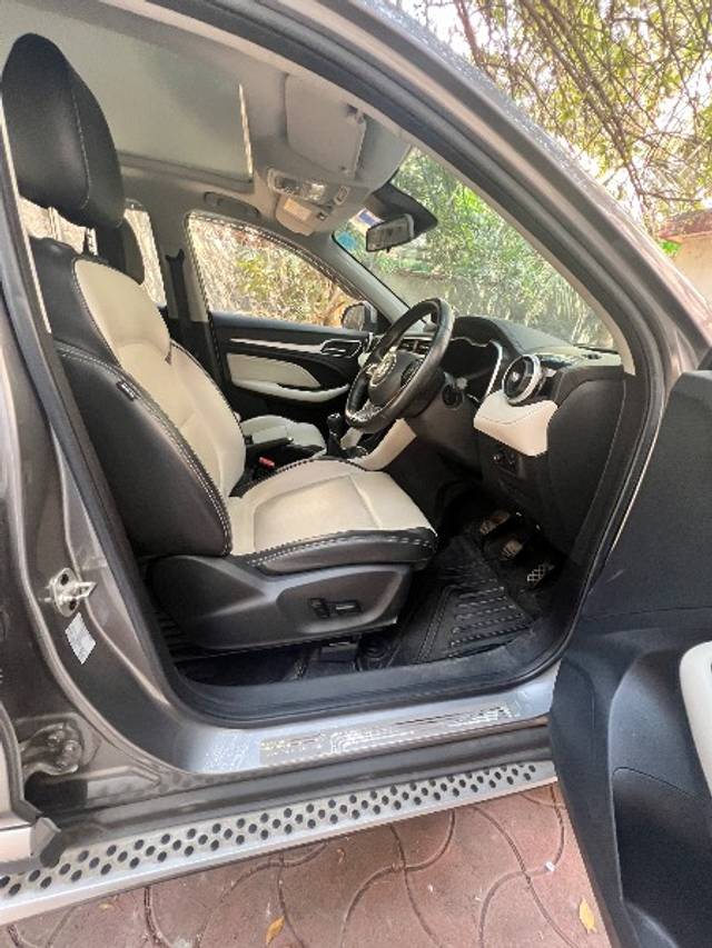 https://images10.gaadi.com/usedgaadi-sellcar/UsedCar/d593bc79a/1e9959ed-e3d6-4578-8402-5c678e341719.jpeg?imwidth=6401