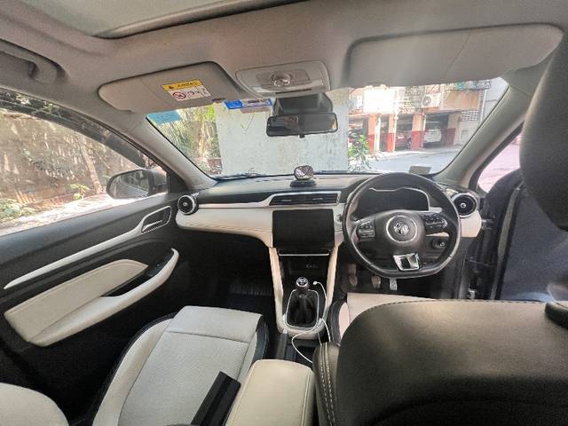 https://images10.gaadi.com/usedgaadi-sellcar/UsedCar/d593bc79a/7a0599d7-9223-4551-b177-df86fbd30d9a.jpeg?imwidth=6402