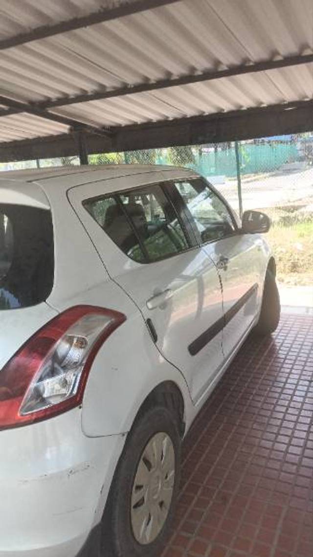 https://images10.gaadi.com/usedgaadi-sellcar/UsedCar/d59587b9a/d4140e91-13cc-48bc-85a4-78dd39fe8f5c.jpeg?imwidth=6400