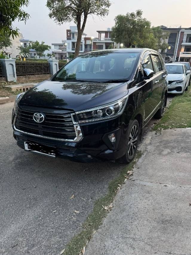 https://images10.gaadi.com/usedgaadi-sellcar/UsedCar/d5983c44a/a166b1ee-b7f3-43ae-8afa-6afa92b387b9.jpg?imwidth=6401
